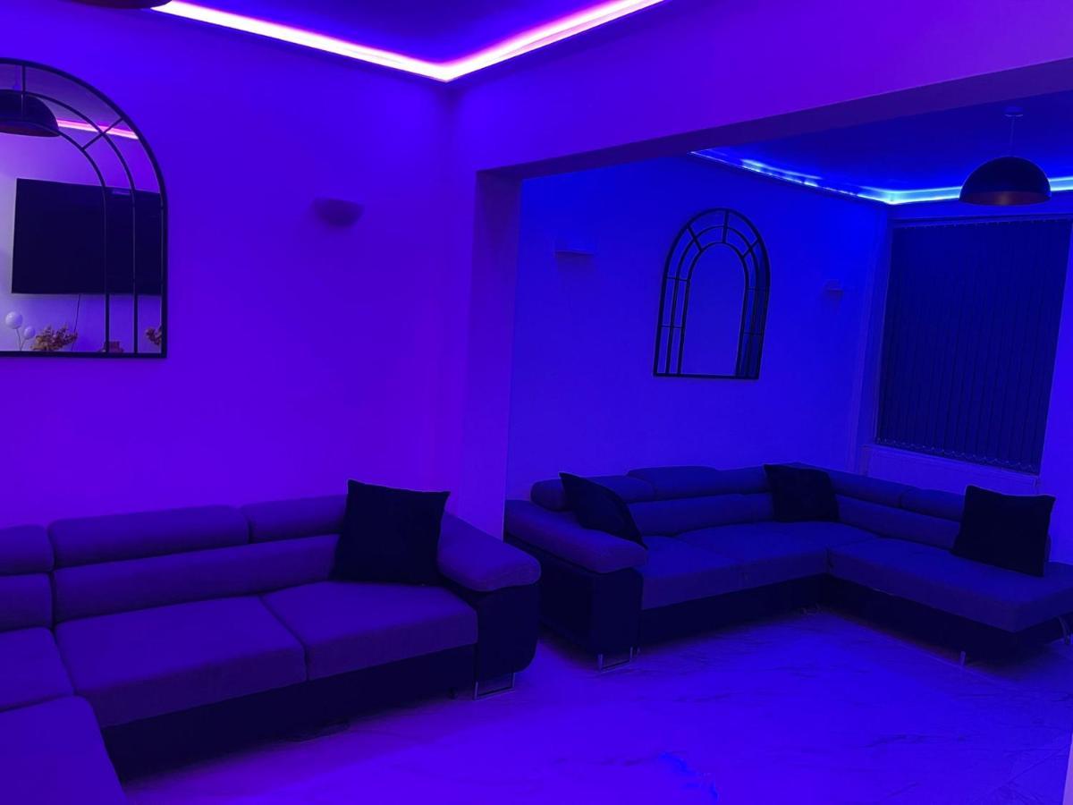 Short Stopzzz & Indoor Hot Tub Mánchester Exterior foto
