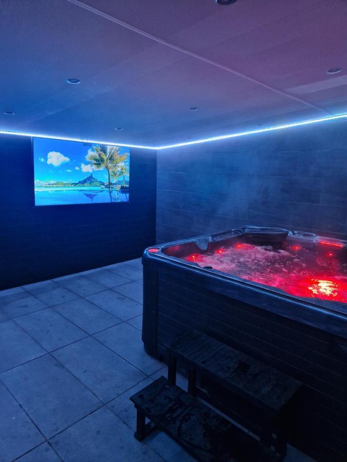 Short Stopzzz & Indoor Hot Tub Mánchester Exterior foto